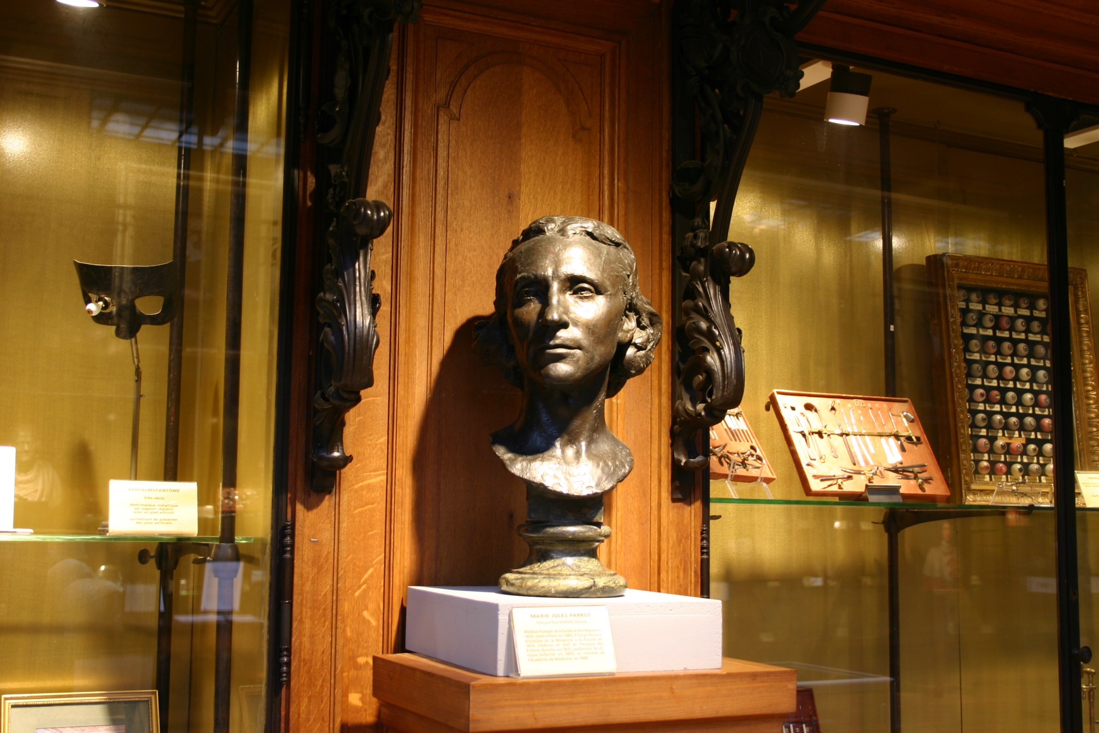 Joseph-Marie-Jules-Parrot's bust, Musée d'Histoire de la Médecine, Paris (1).JPG